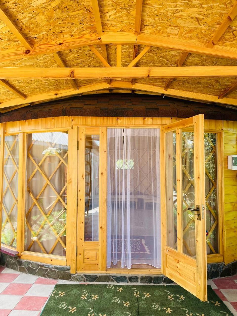 Guest House Amirhan Bokonbayevo Bagian luar foto