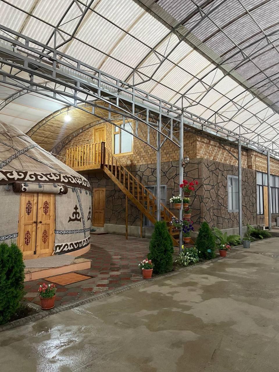 Guest House Amirhan Bokonbayevo Bagian luar foto
